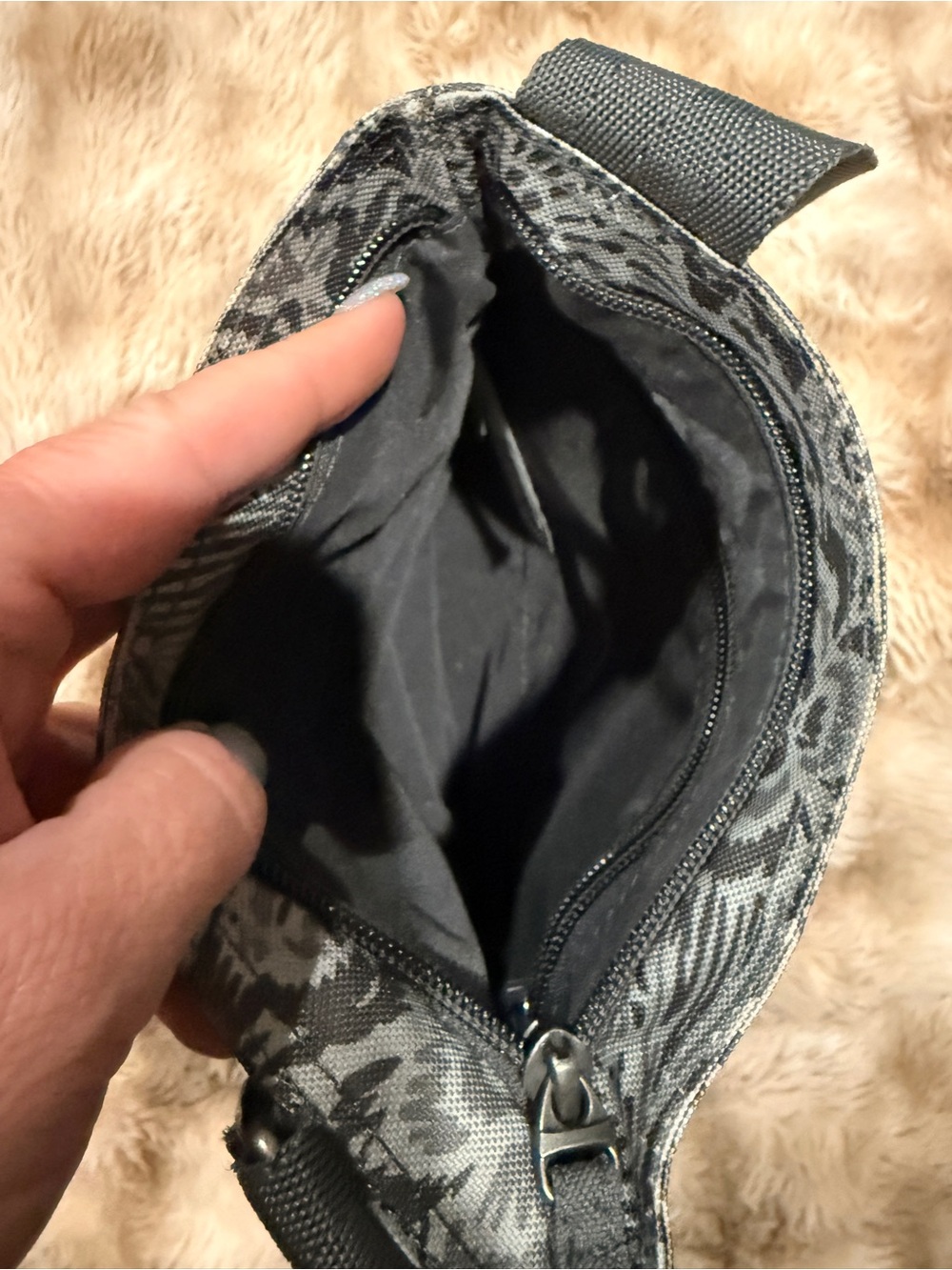 DAKINE Floral Crossbody Bag โ Gray & Black โ Like New - Picture 3 of 3